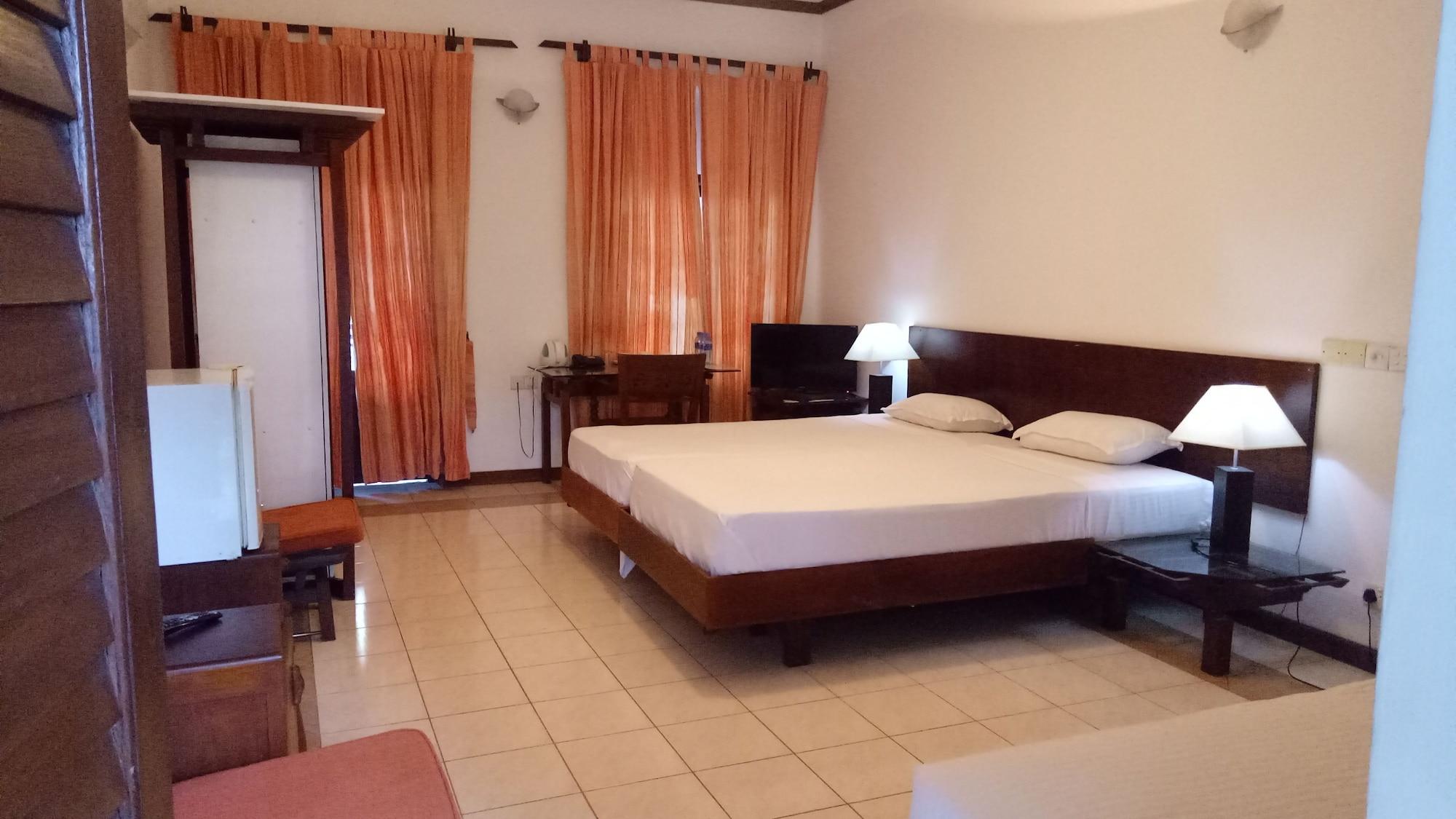 Welcombe Hotel Тринкомали Экстерьер фото